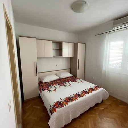 Apartment Martina Tucepi
